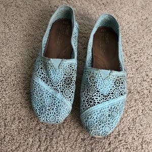 TOMS blue floral lace shoes